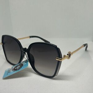 Kleo Butterfly Tortoise Women’s Sunglasses